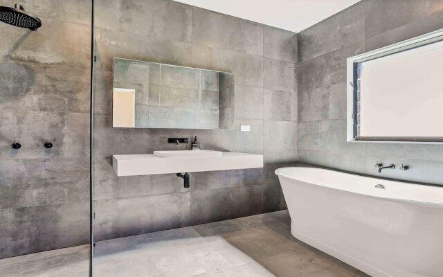 Your Luxury Escape - Paul's Farmhouse