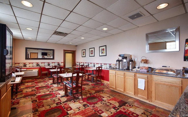 Quality Inn Austintown - Youngstown West