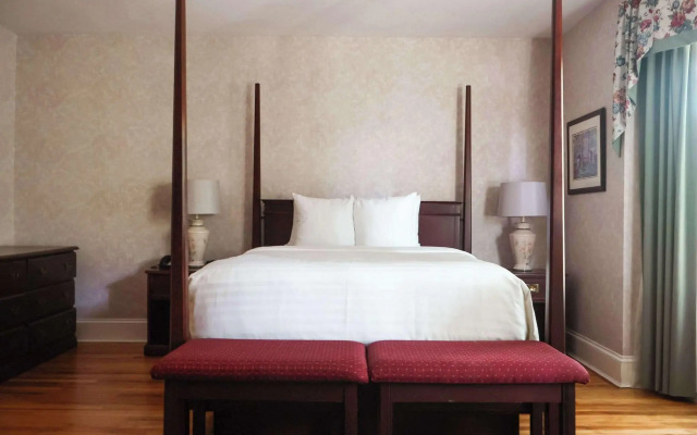 Quality Inn & Suites Downtown
