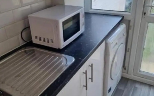 Gillingham Retreat - Spacious 4 Bedroom House