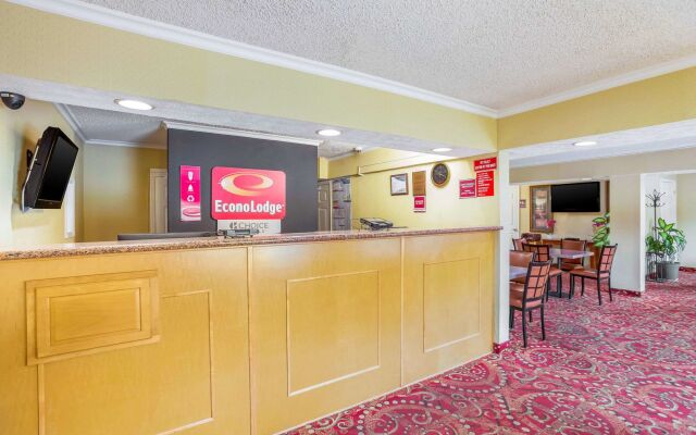 Econo Lodge Huntington - Barboursville University Area