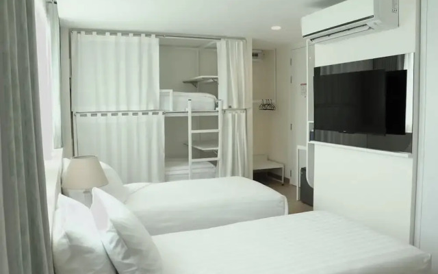 ResT Bangkok Poshtel