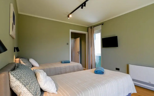 Matohanci Dazzling Villa With Pool