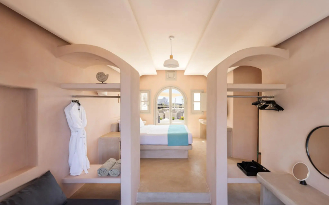 Danae Suites Santorini