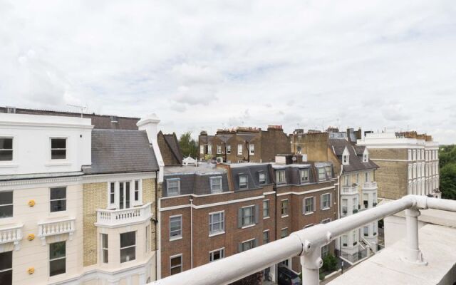 Veeve  2 Bed Flat With Roof Terrace Campden Hill Gardens Notting Hill