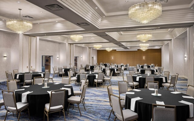 Sheraton Grand Rapids Airport Hotel