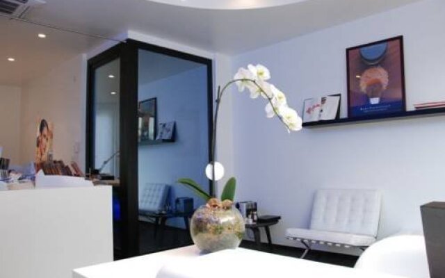 Azur Beauty & Wellness