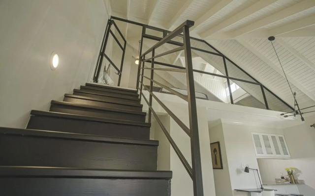 Choose To Be Happy at Eight - Eight Super Studio Apartments