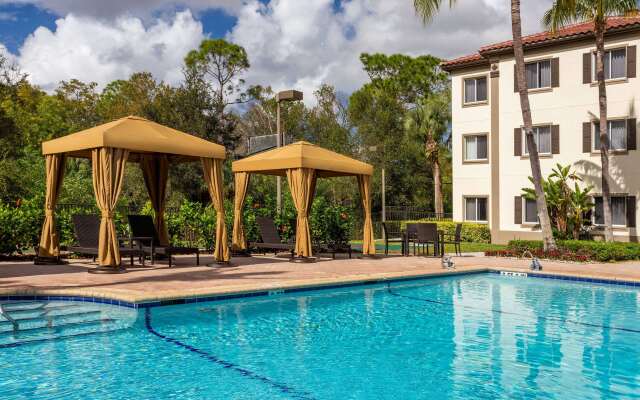 Hawthorn Extended Stay by Wyndham Naples
