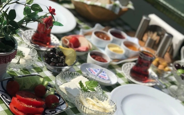 Sweet Home River Hotel