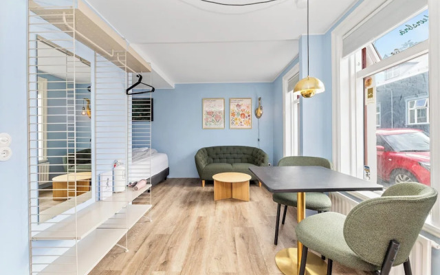 Central studio apartment