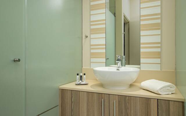 107 The Tyrwhitt Rosebank Adults Only