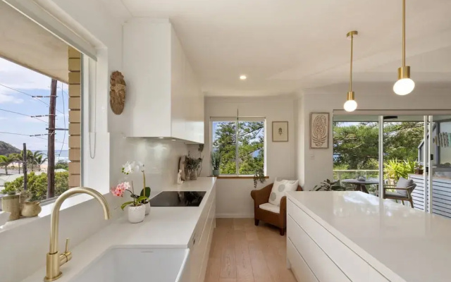 Sunrise Cove 2-bed Apartment at Newport Beach