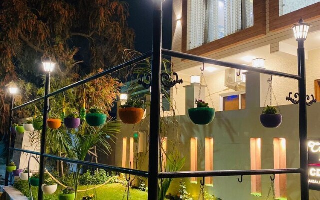 Crescent Inn