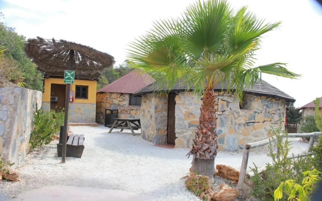 Hotel Selwo Lodge - Animal Park Tickets Included