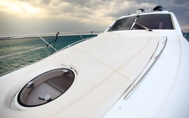 Ekimbey Yatch