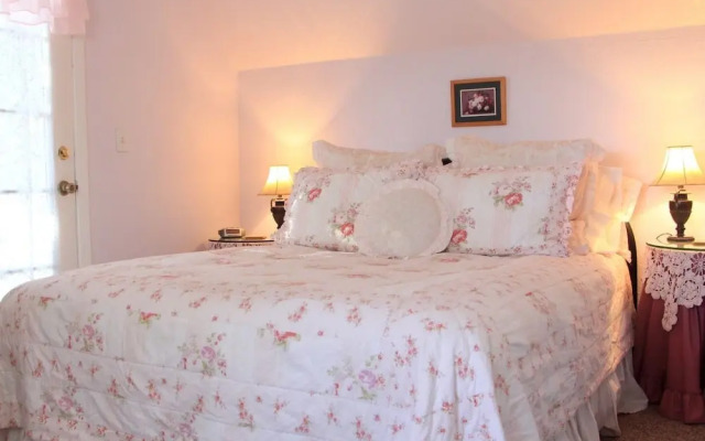 Apple Blossom Inn