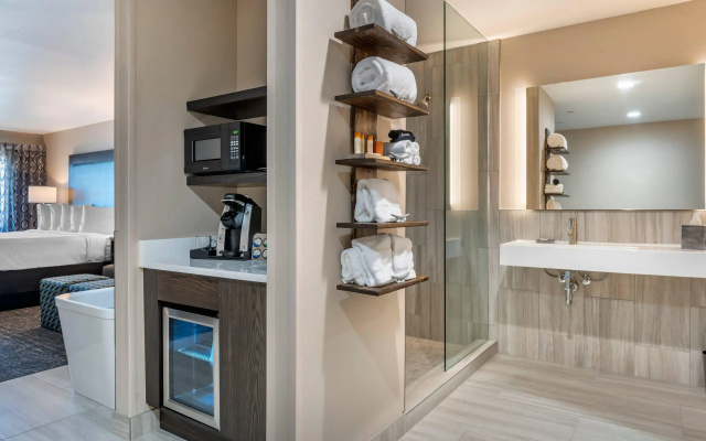 Lincoln Sands Oceanfront Resort, an Ascend Collection Hotel
