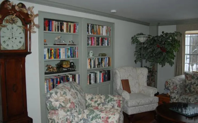 Applewood Manor Bed & Breakfast