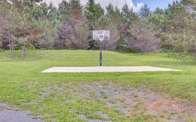 Game Room + Fire Pit: Poconos Family Getaway