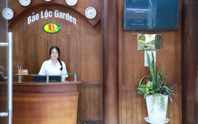 Huynh Gia Bao Hotel 2