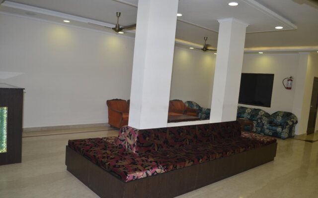 OYO 26596 Hotel Ambika
