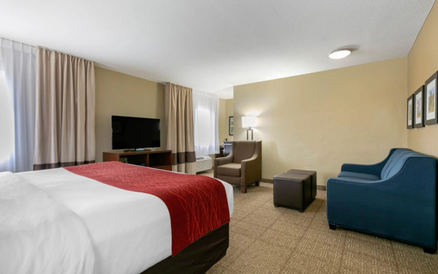 Comfort Inn & Suites Near University of Wyoming