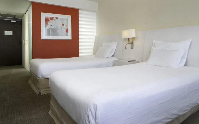 Pullman Rosario City Center Hotel