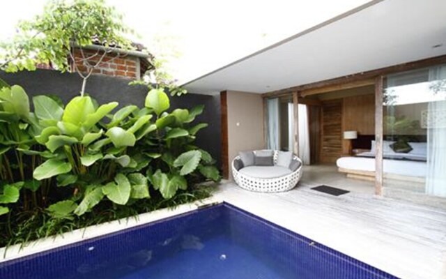 The Grove Villa Bumbak
