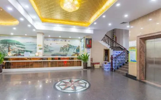 Guangfei Chain Hotel (Yangchun Municipal Government Yueyun Automobile Store)