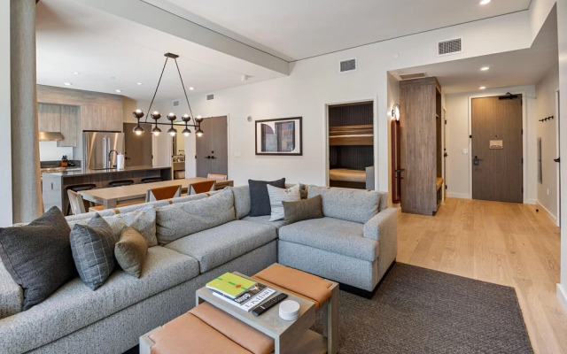 P Ndry 3206 in Park City