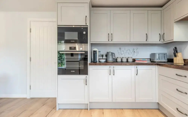 Bright&Spacious 3BD in Centre of Bourton