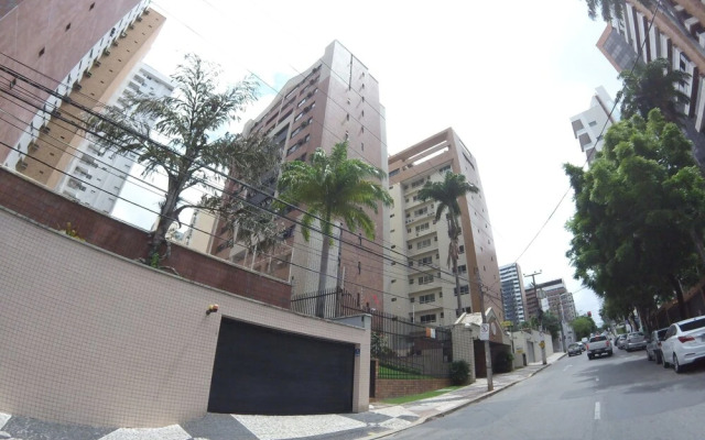 Apartamento a 200m feirinha beira mar