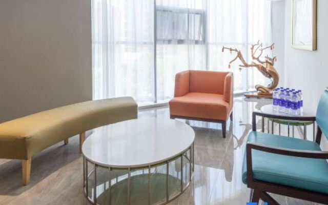 Ziyang Holiday Hotel (Zhengzhou Hanghai Square Subway Station Branch)