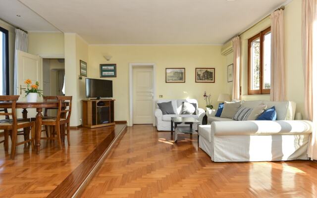 Rome at Your Feet Apartment with Terrace