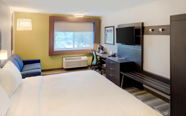 Holiday Inn Express Newberg - Wine Country by IHG