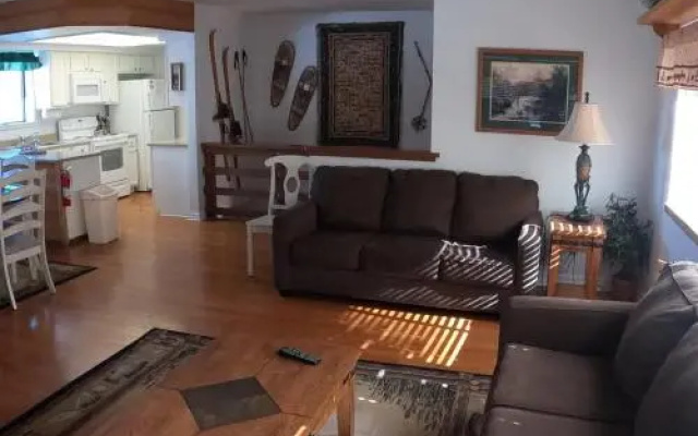 Edgewater #8 2BR 2BA Lake View
