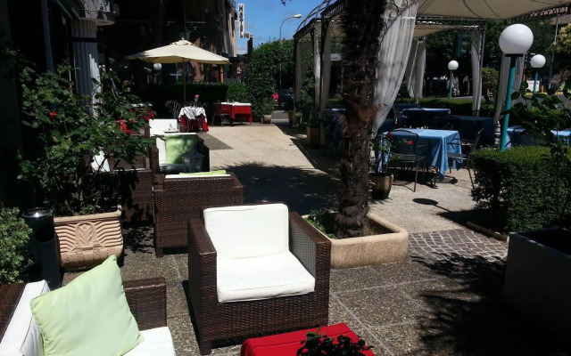 Ai Platani Hotel Moderno