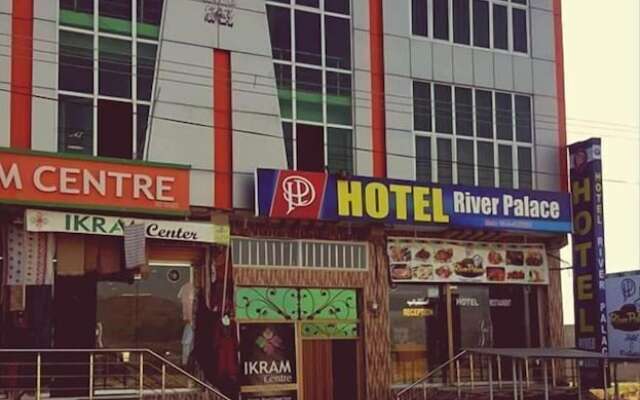 River Palace Hotel