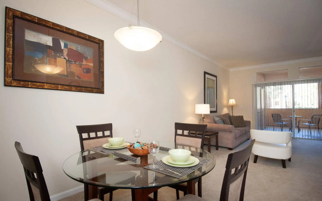 Sunshine Suites at Mid-City