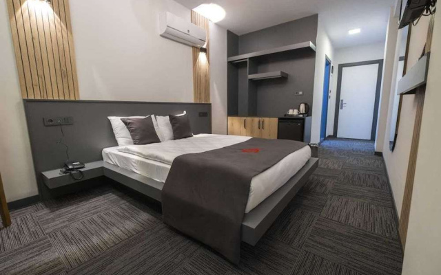 Dewy Hotel