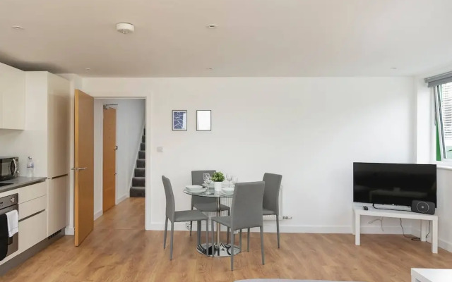 Skyvillion - Huge 4bed Apartment Wbalcony - Parking