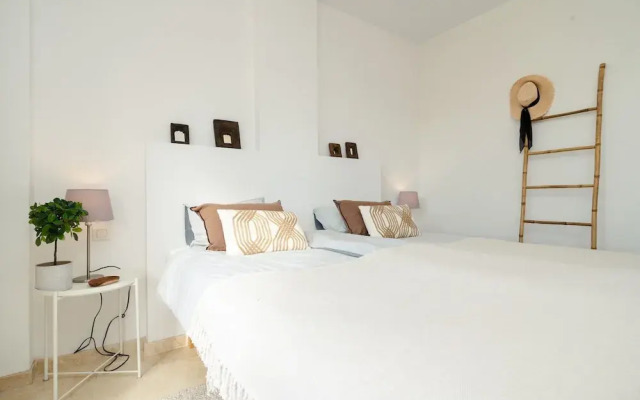 Lovely Apartment With Shared Pool