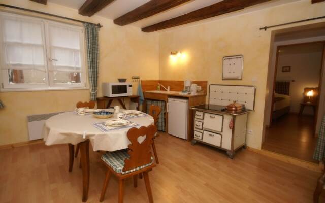 An apartment in a 17th century wine grower?s house.