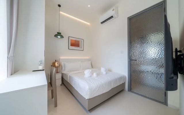 Pool villa with slide karaoke kitchen