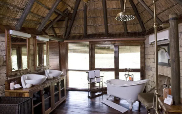 Serena Mivumo River Lodge