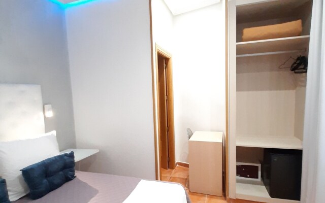 Hostal Las Fuentes - Adults Only