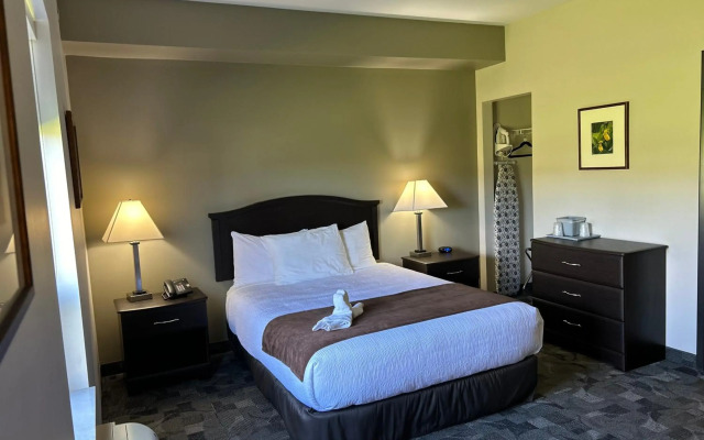 Midland Inn & Suites