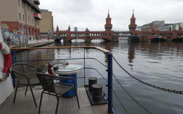 Eastern & Western Comfort Hostelboat