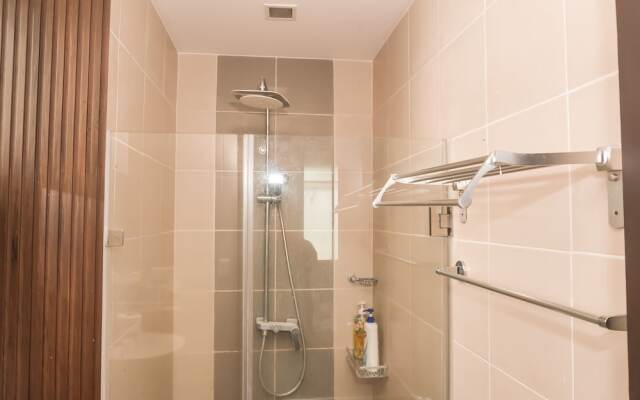 Comfy Studio UnitM OneMadison35